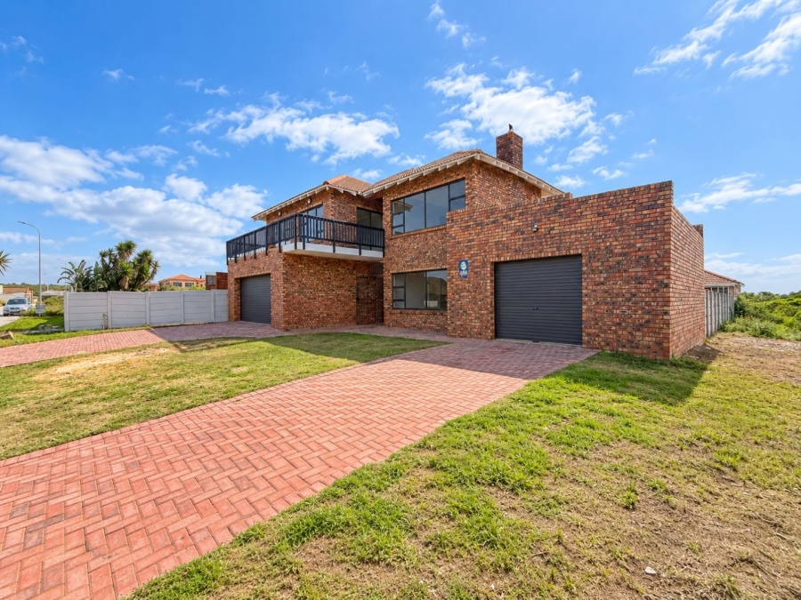 4 Bedroom Property for Sale in Bluewater Bay Eastern Cape